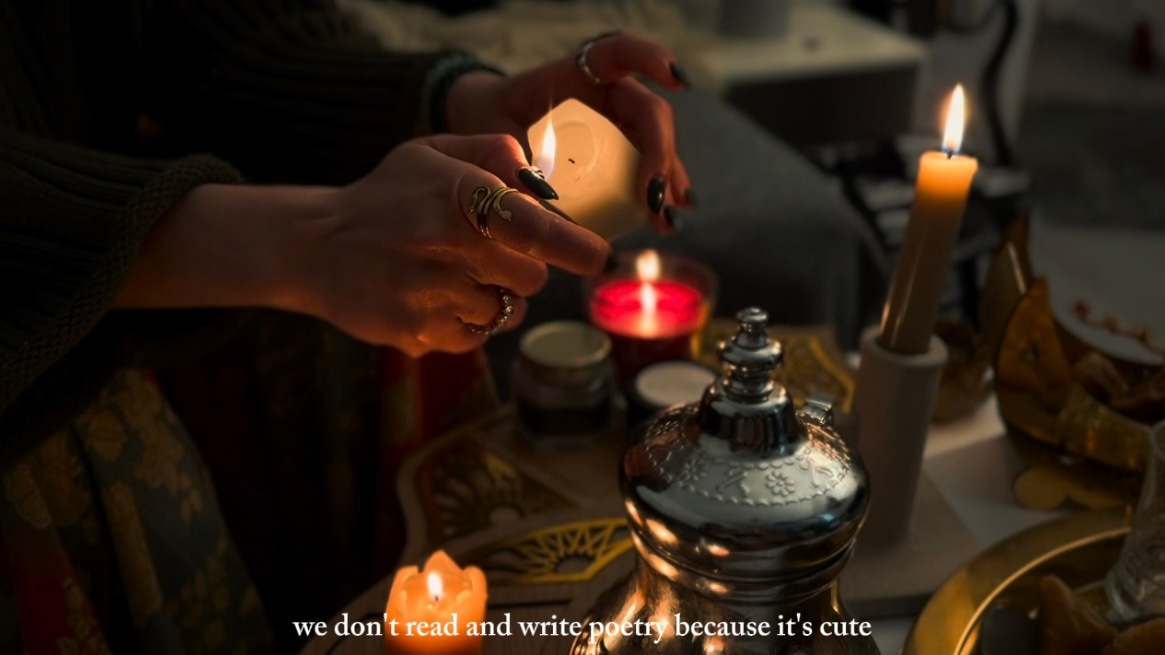 Subtle moving frame with cooler colorimetry